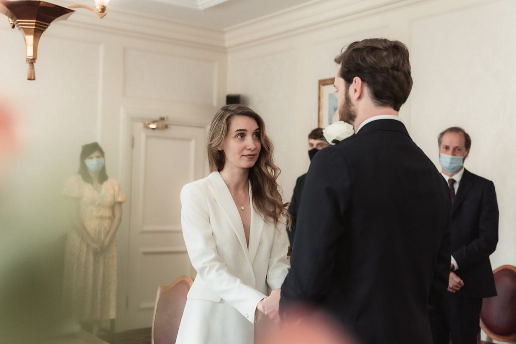 A chic city micro wedding in London