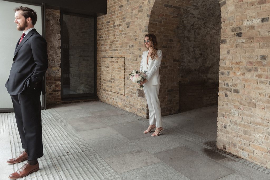 A First Look for micro wedding city couple