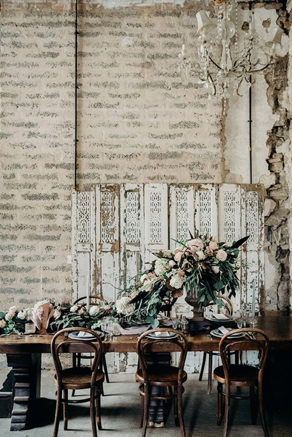 TWIA IMAGES 5 INDUSTRIAL LUXE TABLESCAPE
