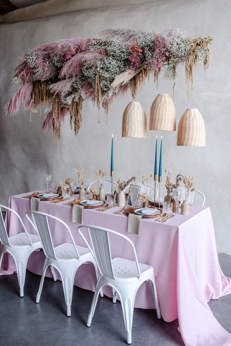 Knots and Kisses Wedding Stylist