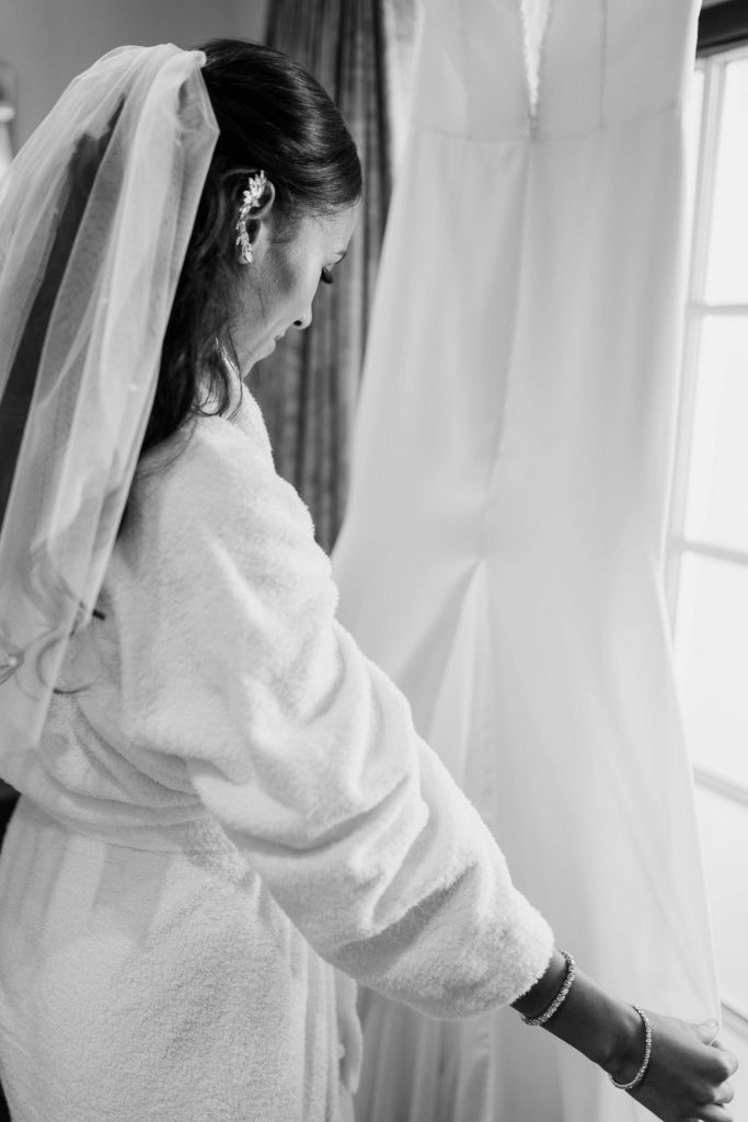 Bridal prep for an Autumn town wedding
