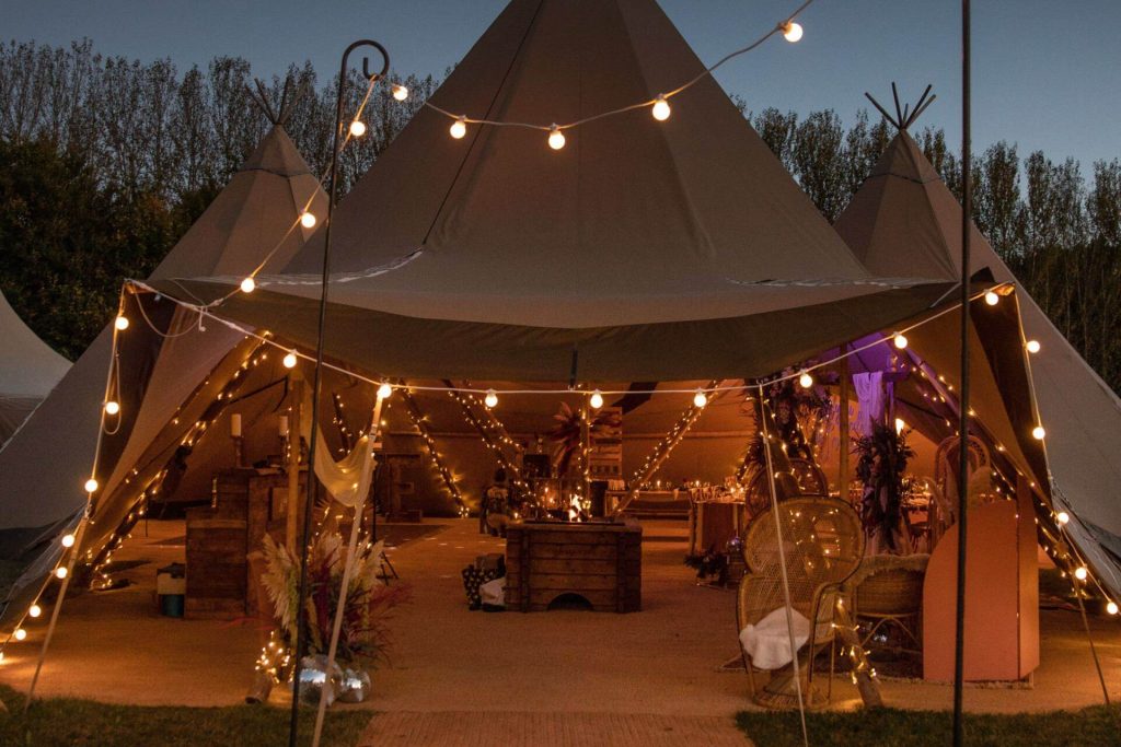 Boho wedding for Autumn tipi celebrations