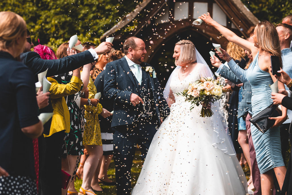 Owlpen Manor spring wedding captured by Benny Smyth Photography