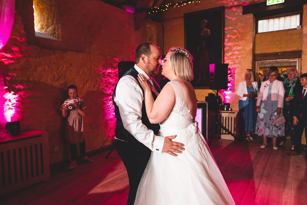 A relaxed Spring wedding at Owlpen Manor captured by Benny Smyth Photography
