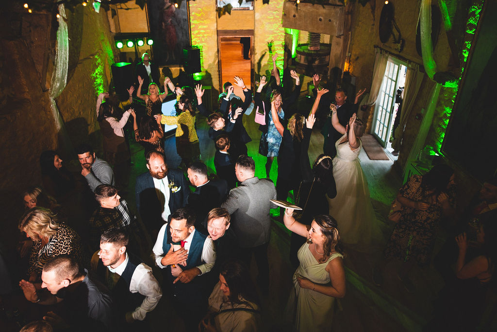 A relaxed Spring wedding at Owlpen Manor captured by Benny Smyth Photography