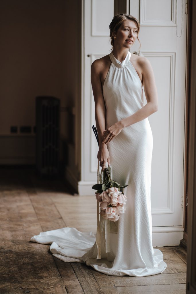 Minimalist wedding for brides at Gunnersbury Park | Emily Hudson Photography