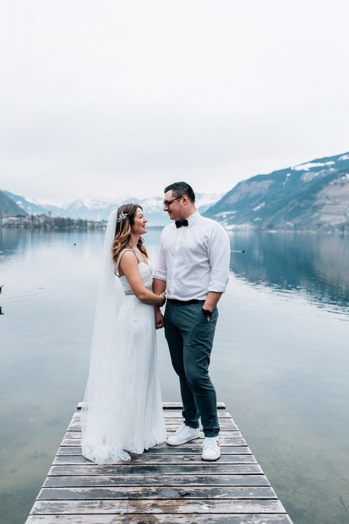 An Austrian ski elopement for an adventurous wedding couple captured by Maria Madison Photographer