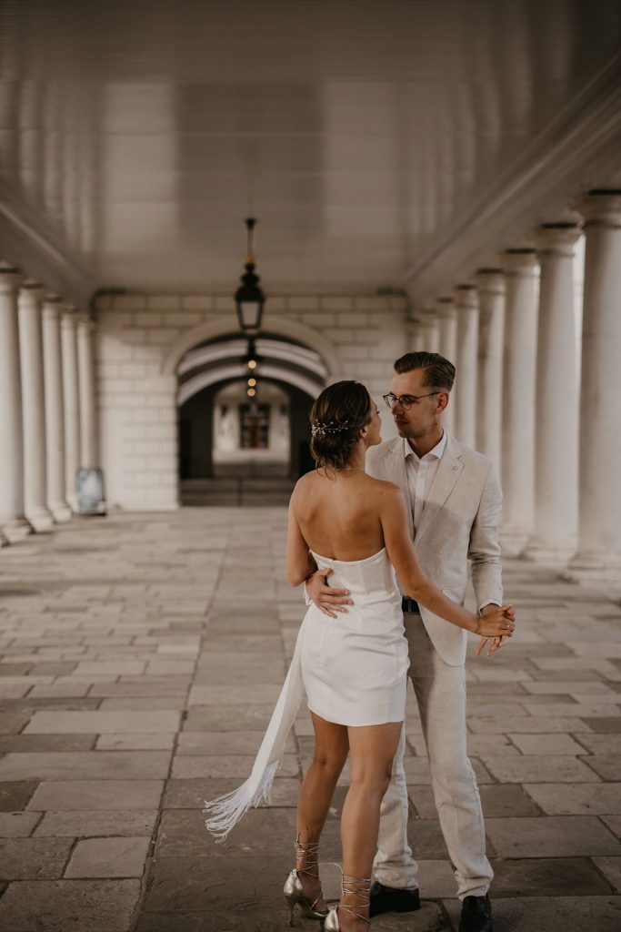 Sarah Roberts London city elopement shoot | Greta Louise Photography