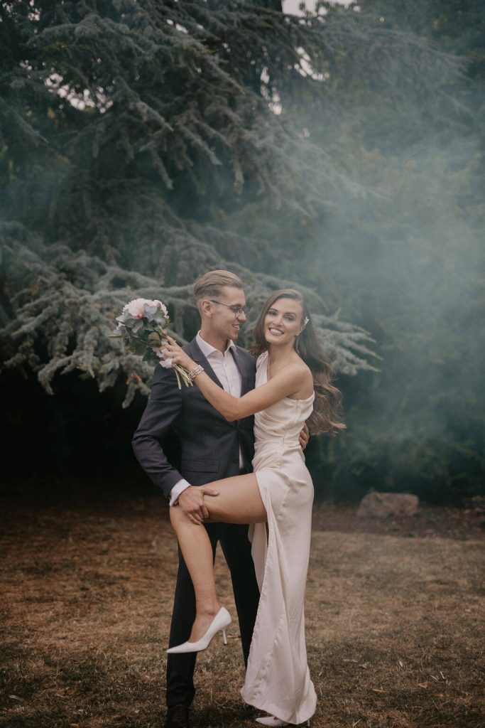 Sarah Roberts London city elopement shoot | Greta Louise Photography