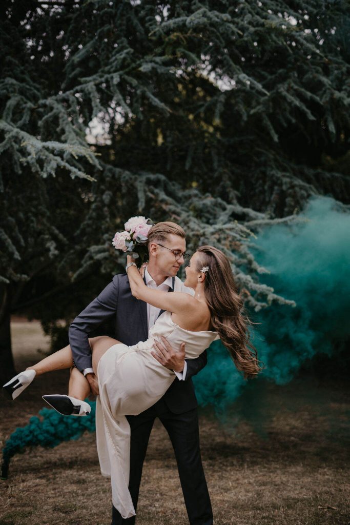 Sarah Roberts London city elopement shoot | Greta Louise Photography