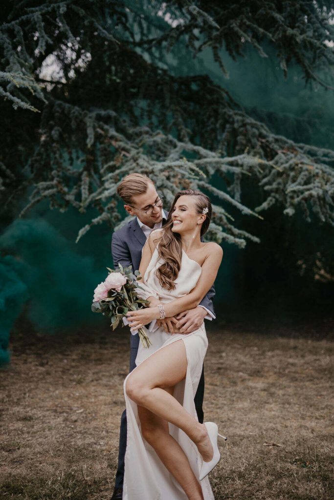 Sarah Roberts London city elopement shoot | Greta Louise Photography