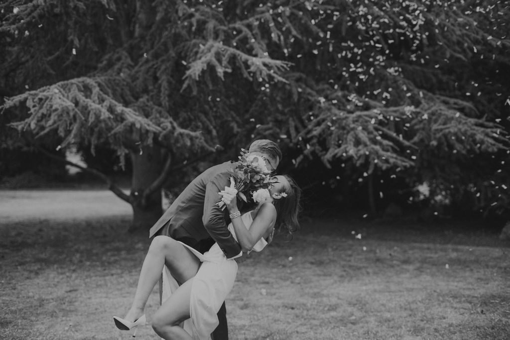 Sarah Roberts London city elopement shoot | Greta Louise Photography