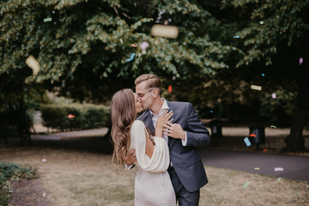 Sarah Roberts London city elopement shoot | Greta Louise Photography