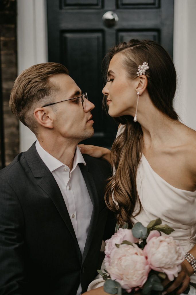 Sarah Roberts London city elopement shoot | Greta Louise Photography