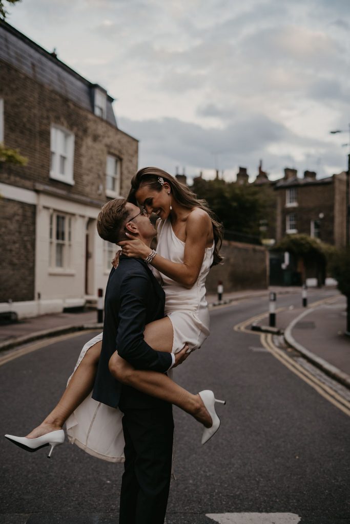 Sarah Roberts London city elopement shoot | Greta Louise Photography