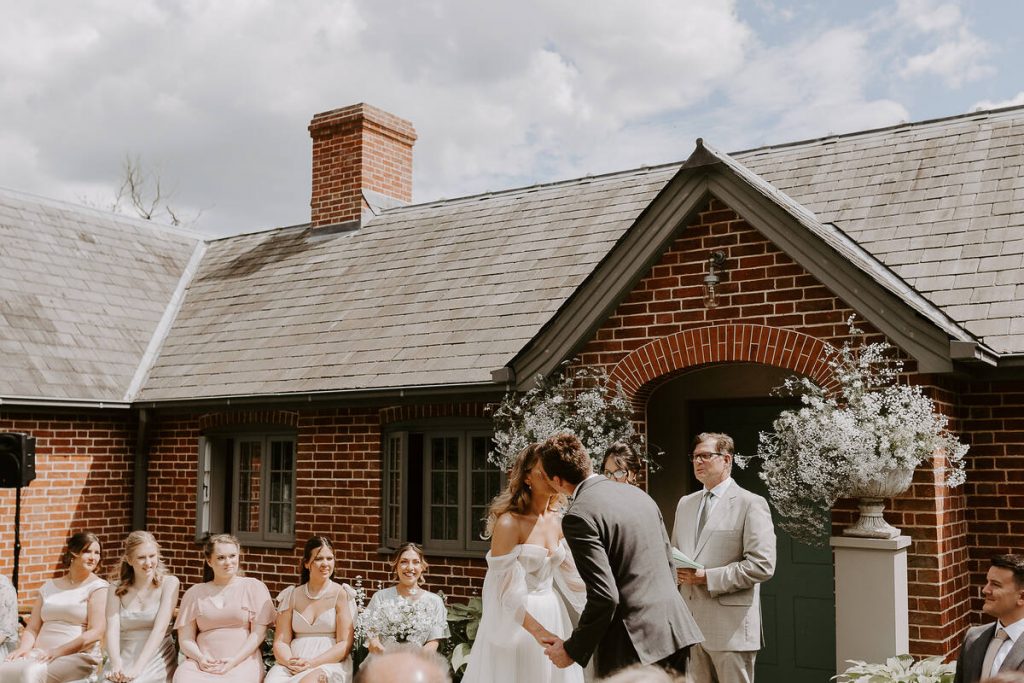 An outdoor wedding ceremony at Wilderness Reserve | Sharon Cudworth Photography