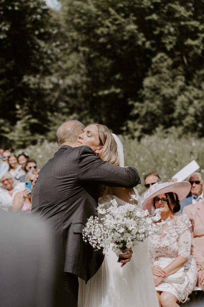 An outdoor wedding ceremony at Wilderness Reserve | Sharon Cudworth Photography