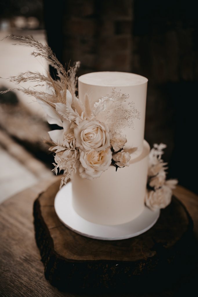 Love Story Inspiration Wedding Blog and recommended wedding suppliers