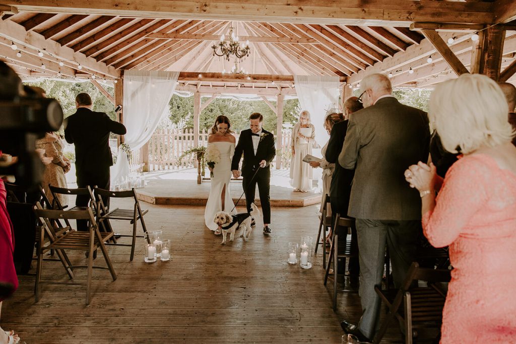 Sophie + Lee's minimalist wedding at Elmhay Park | Sian Hall Photography