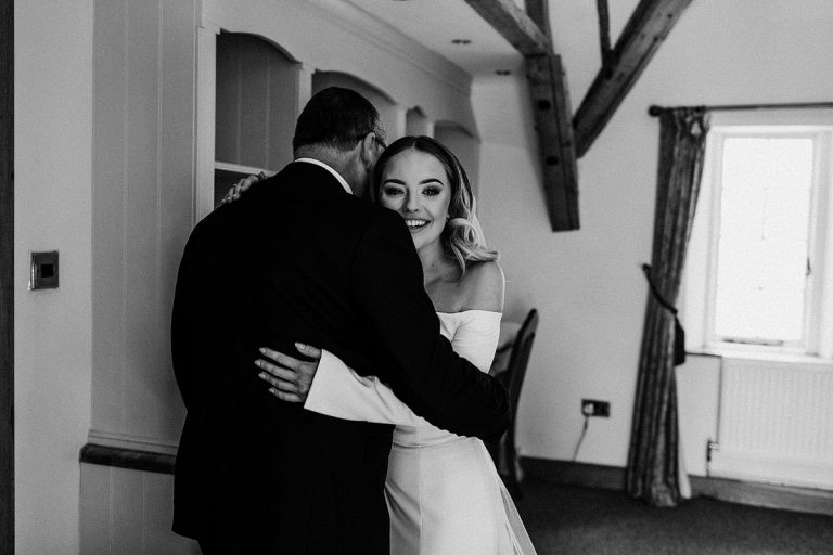 Minimalist wedding styling for an Autumnal wedding at Somerset's Elmhay Park | Love Story Inspiration wedding blog