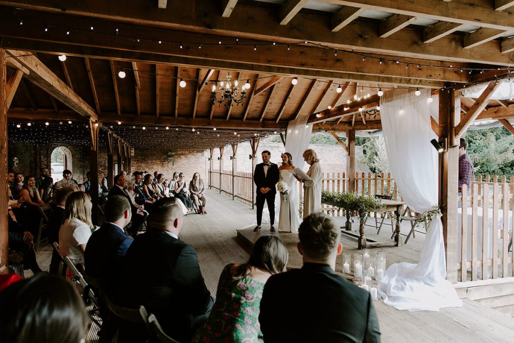 Sophie + Lee's minimalist wedding at Elmhay Park | Sian Hall Photography