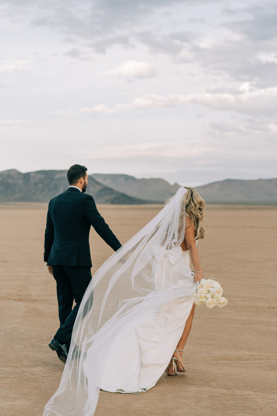 A Las Vegas Wedding for Love Story Inspiration UK wedding blog