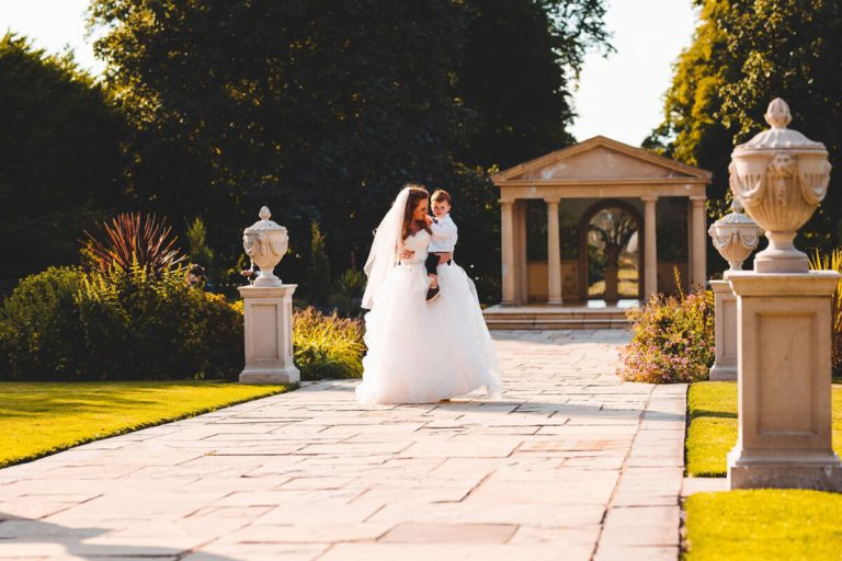 A relaxed garden party wedding at Rowton Castle | Benny Smyth Photography