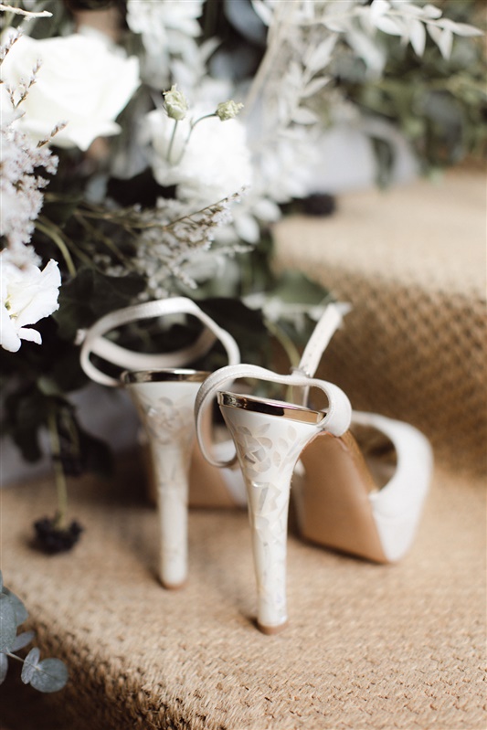 Elegant wedding inspiration for UK wedding blog Love Story Inspiration