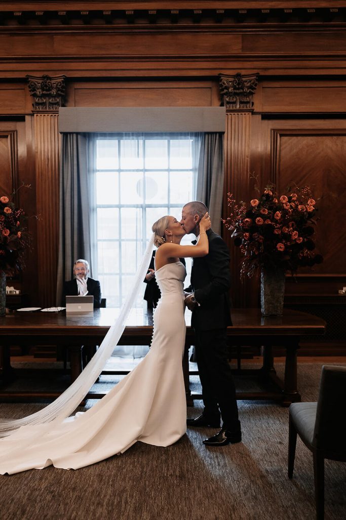 An intimate city wedding - Love Story Inspiration UK Wedding Blog