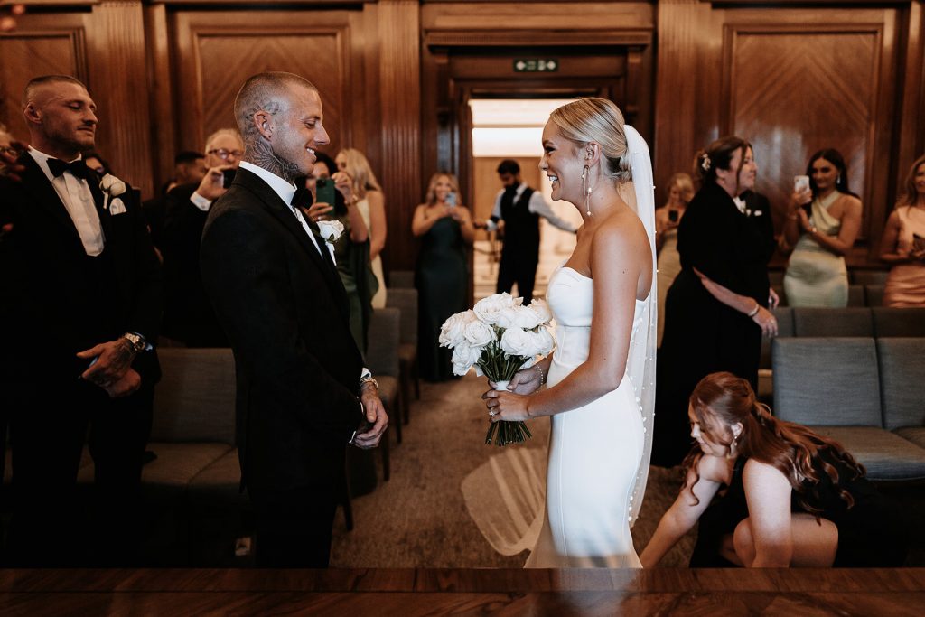 An intimate city wedding - Love Story Inspiration UK Wedding Blog