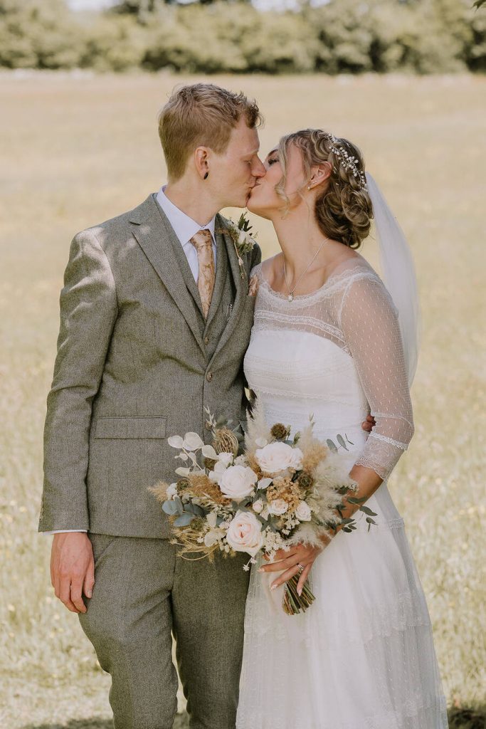 An intimate rustic wedding at Brickhouse Vineyard