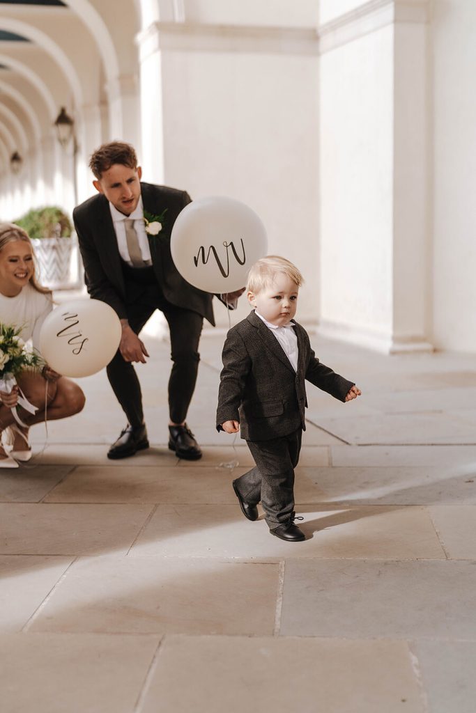 An intimate urban wedding featuring a dramatic Nadine Merabi skirt