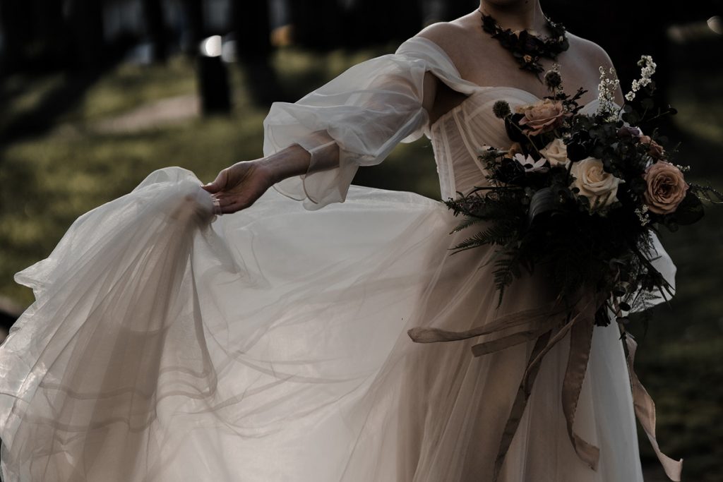 Wedding portrait ideas by Agrestal Visuals for Love Story Inspiration The Blog