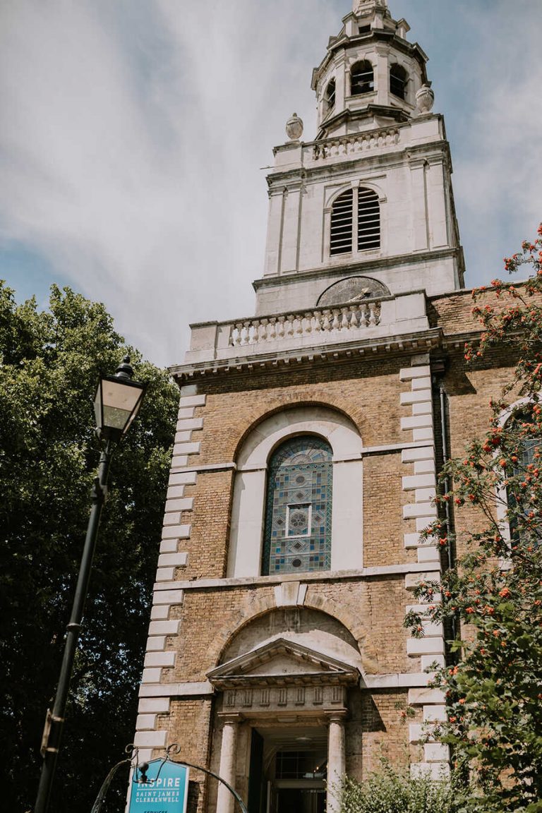Minimalist styling for Tess + David's cool London wedding at The Crypt on the Green