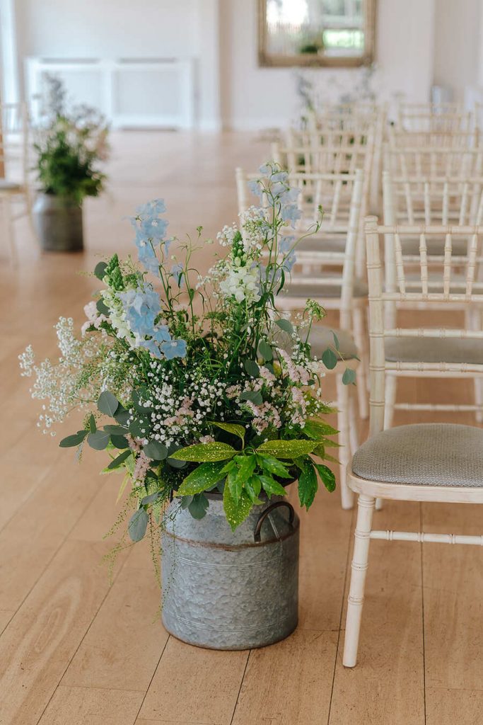 A spring wedding Love Story on UK wedding blog Love Story Inspiration
