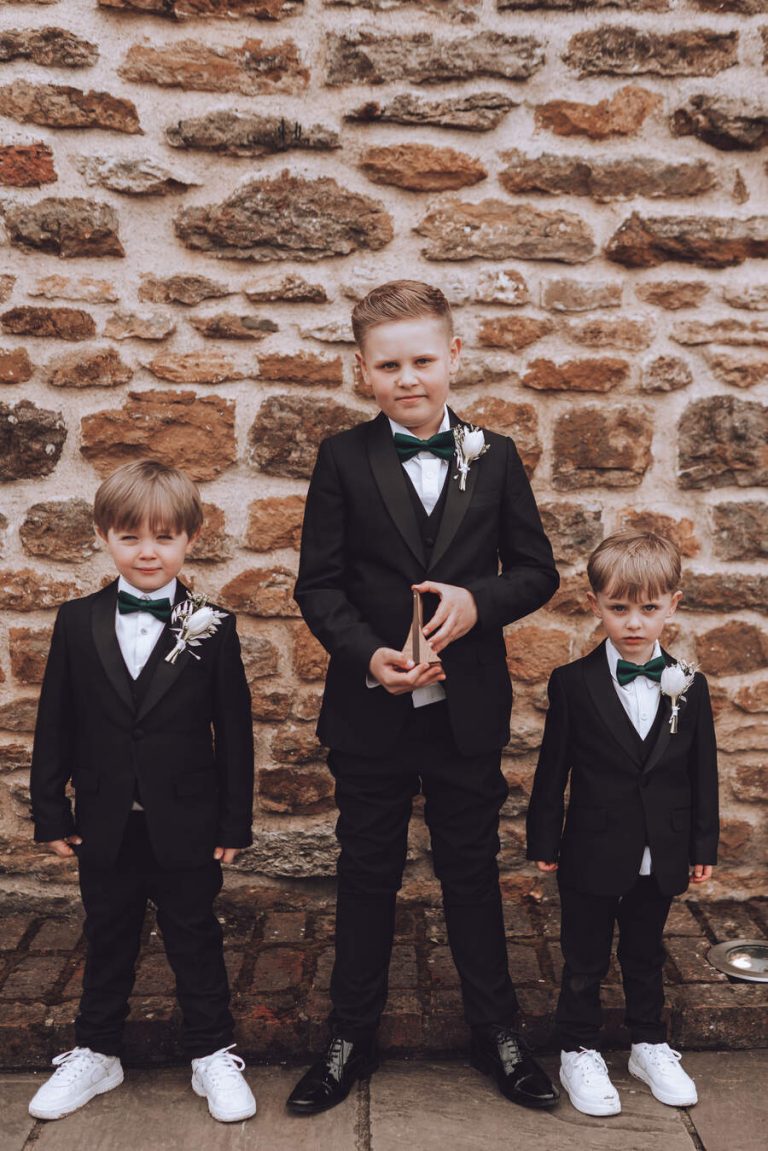 A contemporary spring wedding at Dodford Manor | Blonde Shot