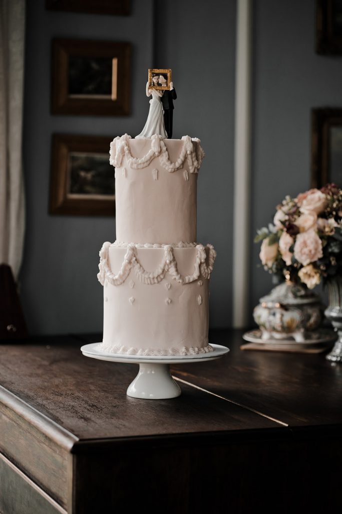 Vintage wedding inspiration with a touch of Old Hollywood glamour at Wiltshire's Purton House
