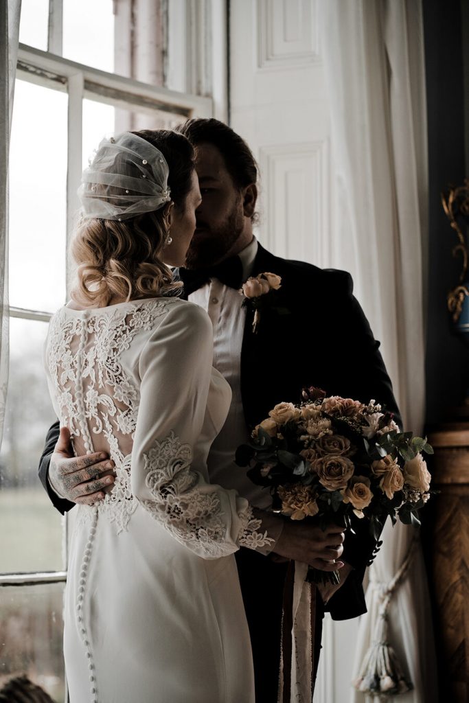 Vintage wedding inspiration with a touch of Old Hollywood glamour at Wiltshire's Purton House