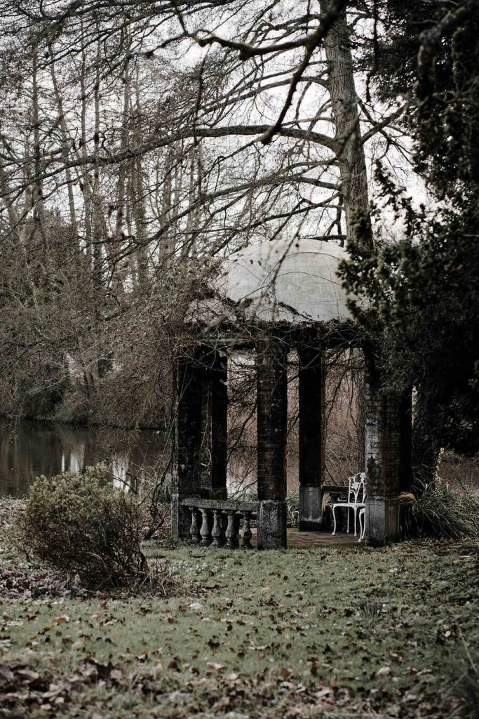 Vintage wedding inspiration with a touch of Old Hollywood glamour at Wiltshire's Purton House