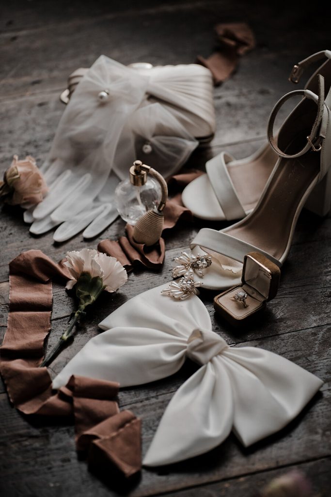Vintage wedding inspiration with a touch of Old Hollywood glamour at Wiltshire's Purton House
