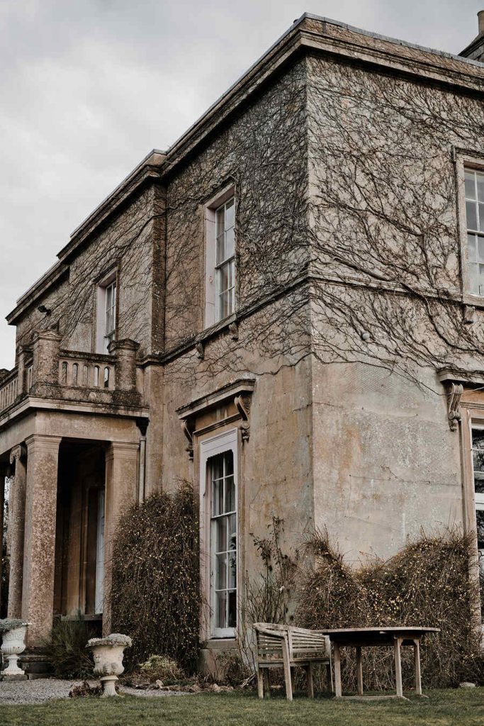 Vintage wedding inspiration with a touch of Old Hollywood glamour at Wiltshire's Purton House
