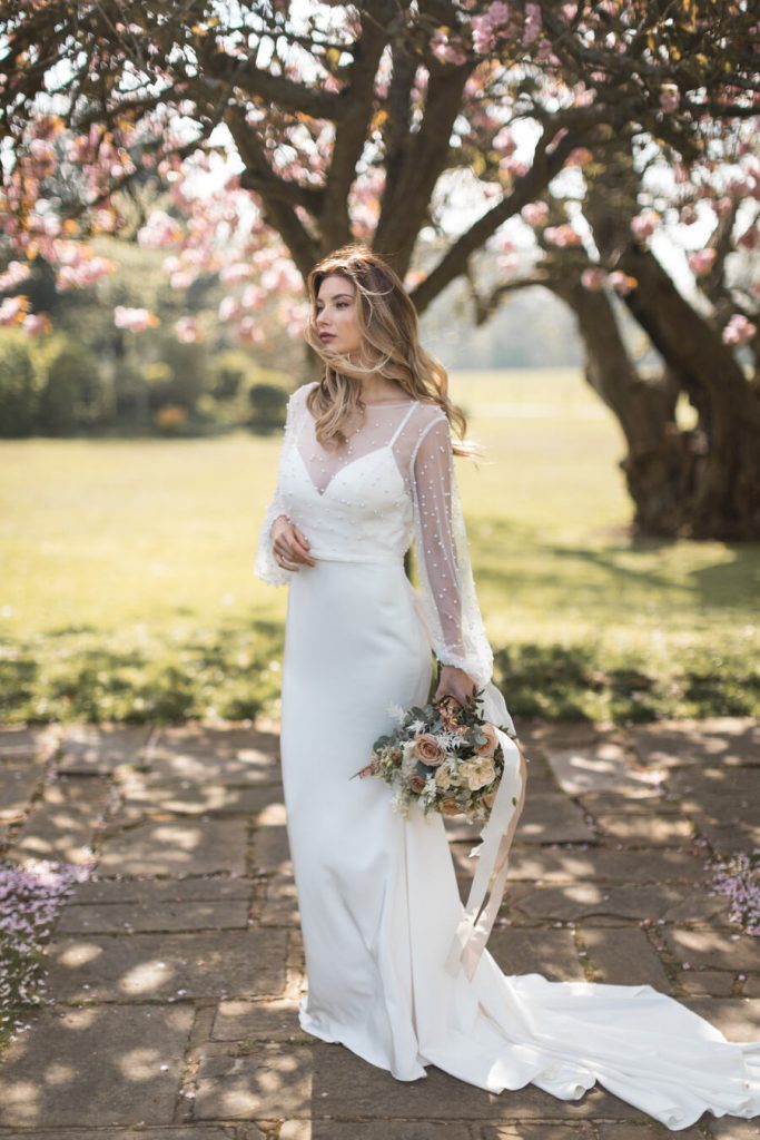 An elegant bridal editorial at Horwood House | Jun Tan Weddings
