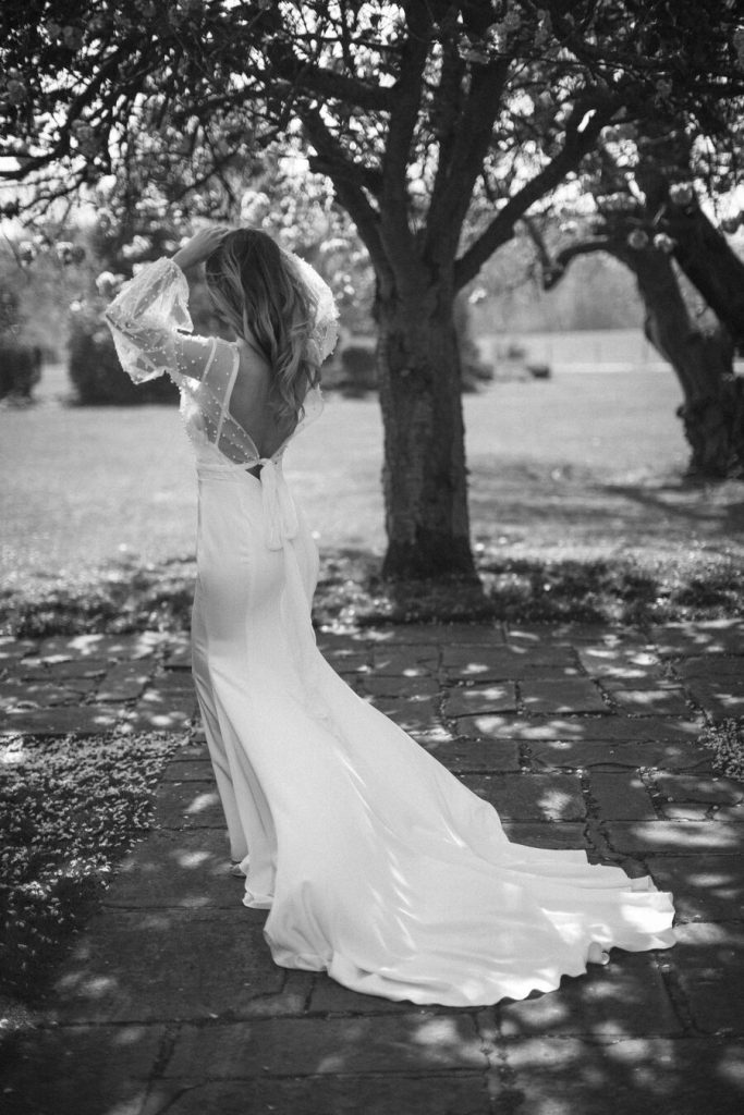An elegant bridal editorial at Horwood House | Jun Tan Weddings