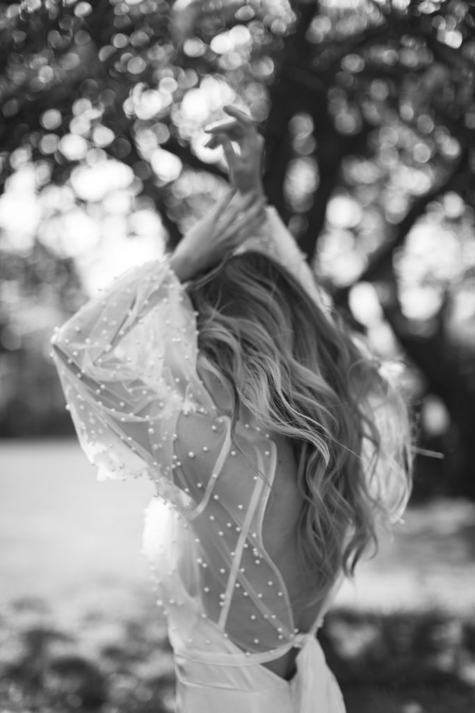 An elegant bridal editorial at Horwood House | Jun Tan Weddings