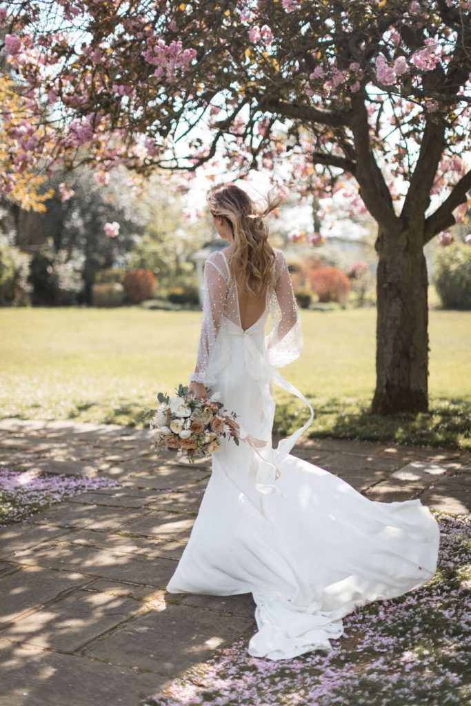 An elegant bridal editorial at Horwood House | Jun Tan Weddings