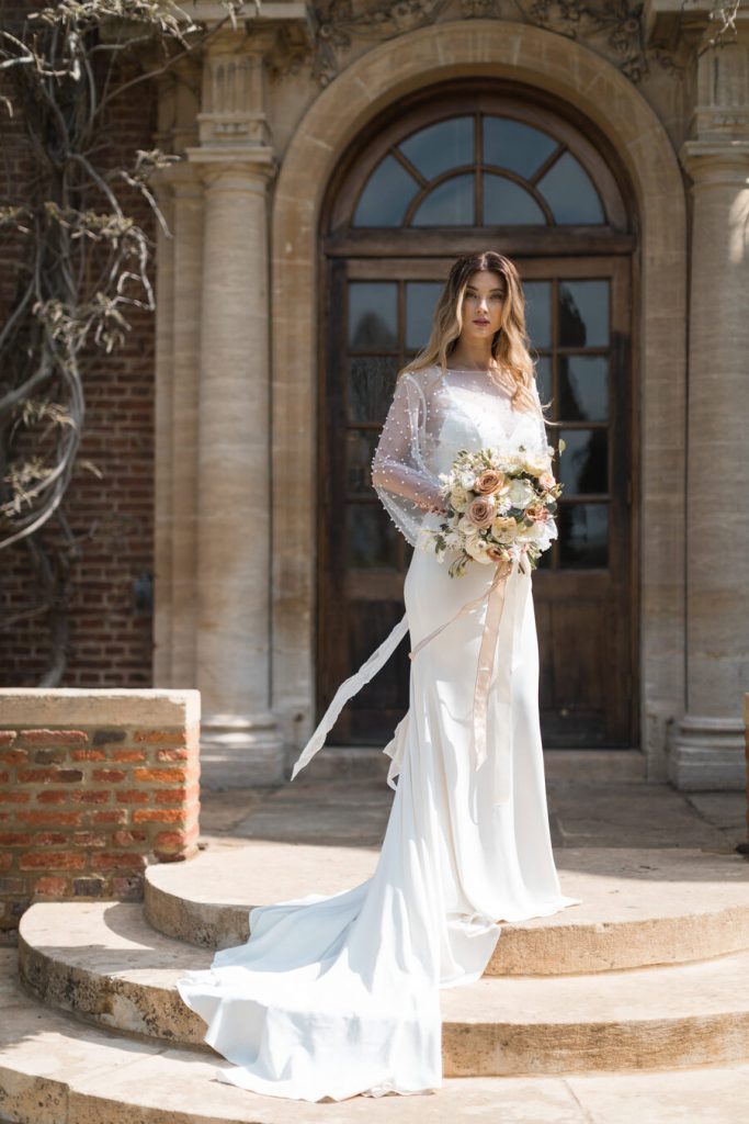 An elegant bridal editorial at Horwood House | Jun Tan Weddings