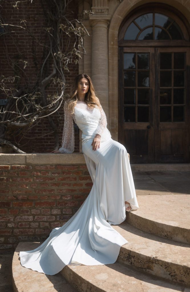 An elegant bridal editorial at Horwood House | Jun Tan Weddings