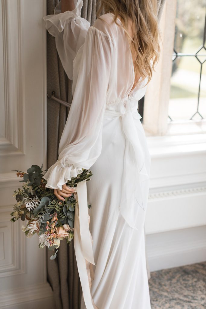 An elegant bridal editorial at Horwood House | Jun Tan Weddings