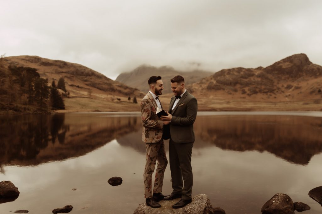 Recommended wedding photographer Esme Whiteside Photography for Love Story Inspiration