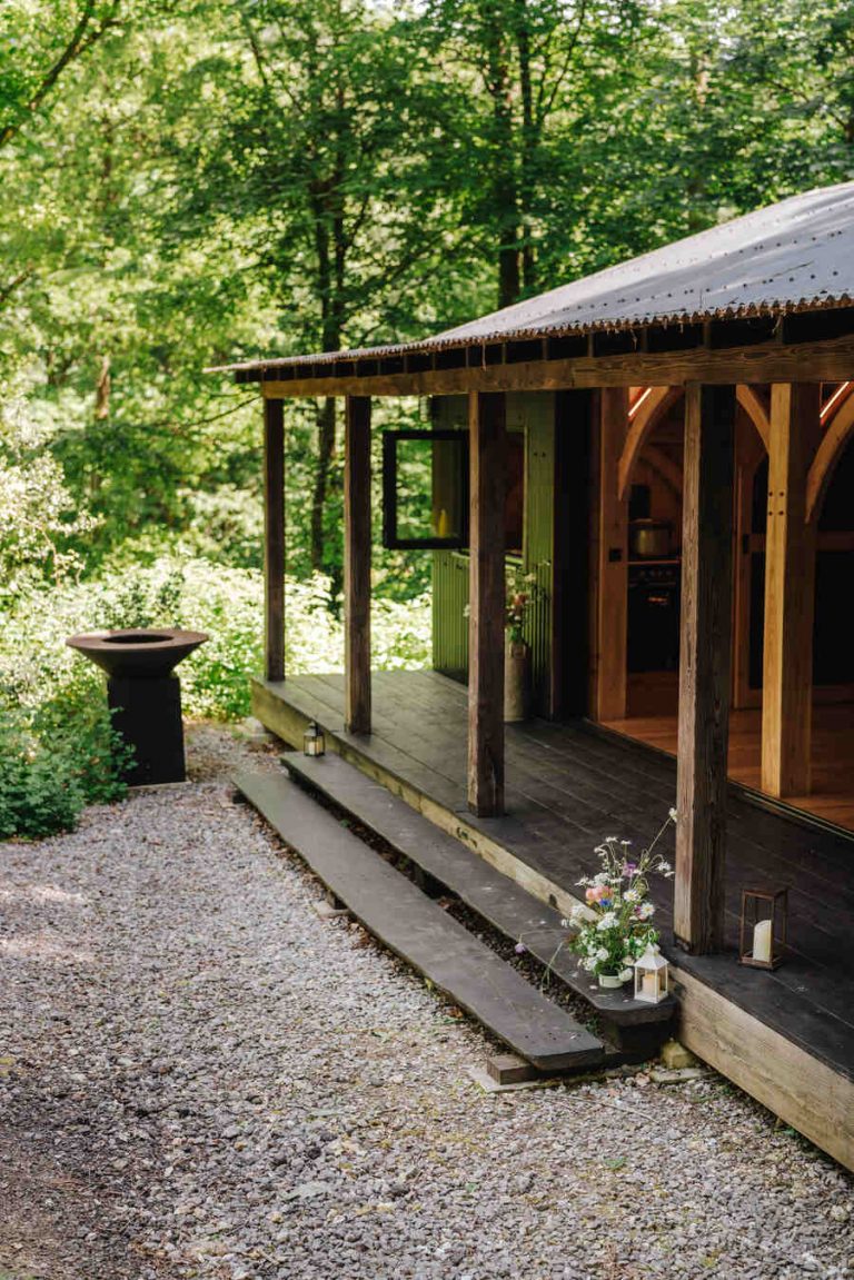 Understated styling with a hint of wildflowers for an intimate woodland wedding